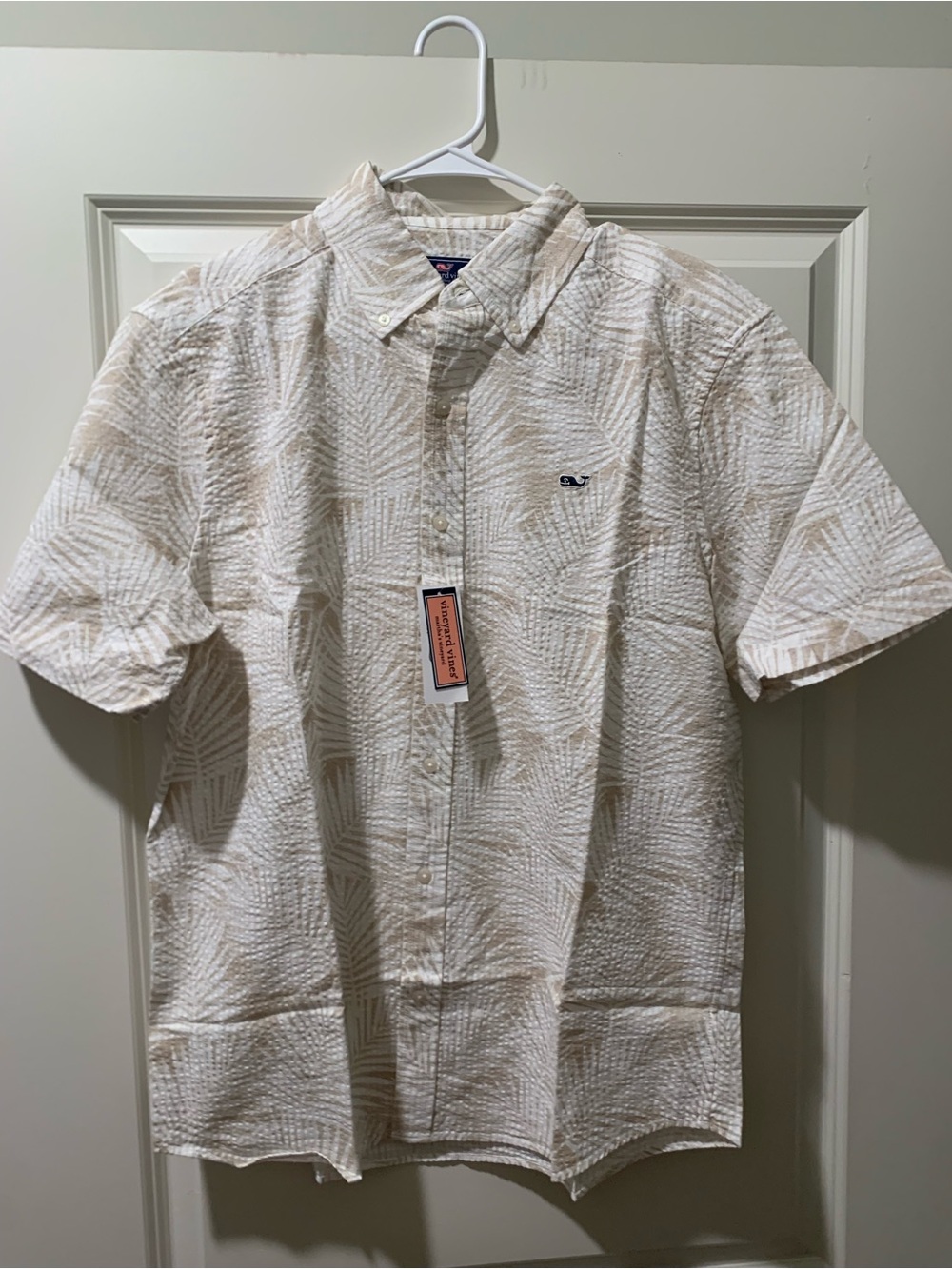 Vineyard Vines Short Sleeve Button-Down Shirt in Cream Palm Pattern